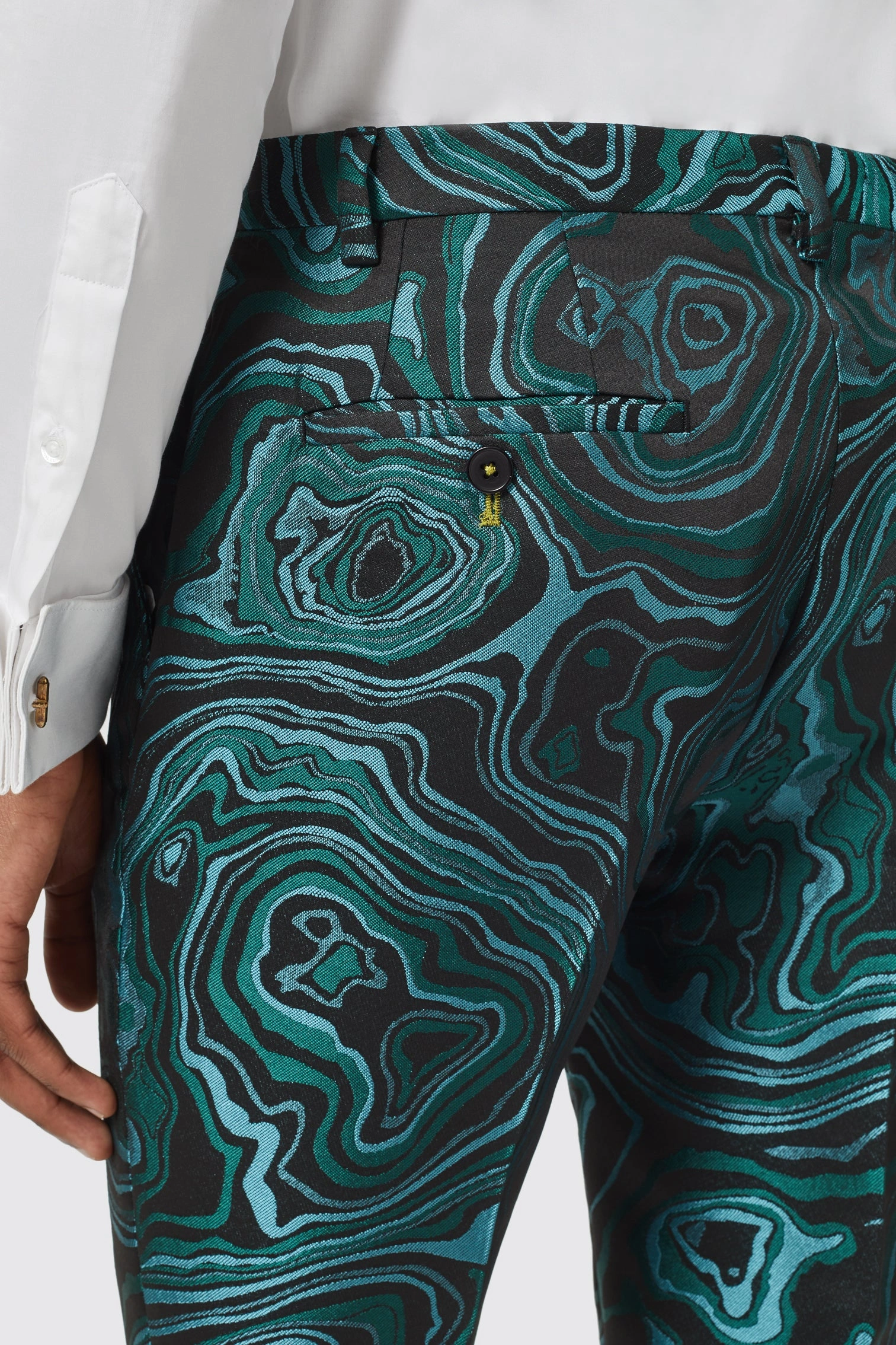Pantalon vert jacquard Adichie slim: l'élégance discrète, un brin bohème et irrésistible.